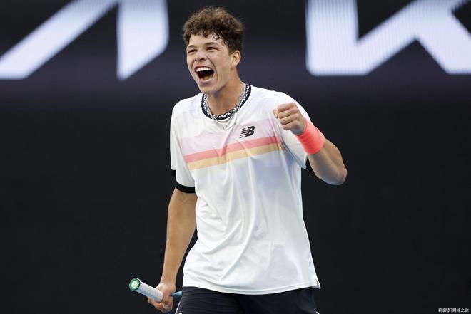 花样滑冰的 花样滑冰的